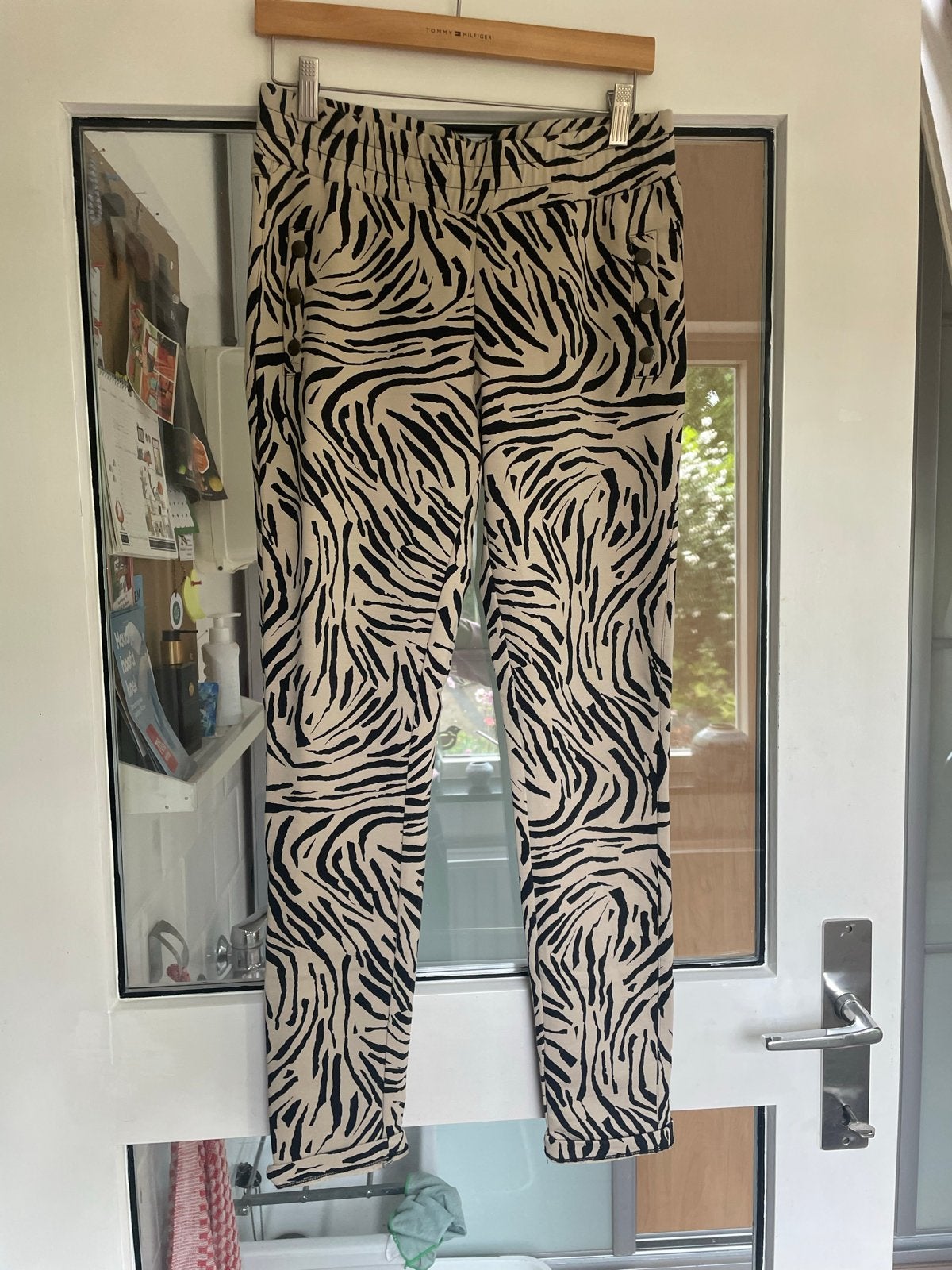 Nieuw joggingbroek met zebraprint - Maat 40, Kleding | Dames, Maat 38/40 (M), Beige, Nieuw, Ophalen of Verzenden