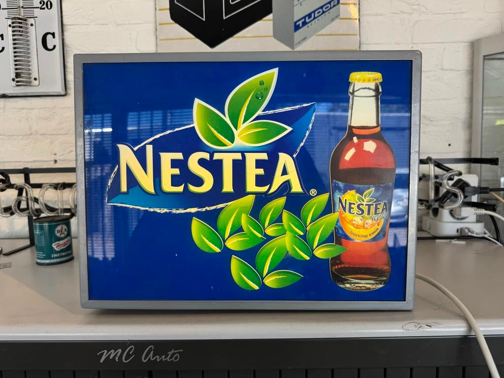 Nestea reclame Lichtbak - Vintage Reclamebord, Gebruikt, ., Lichtbak of (neon) lamp, Ophalen of Verzenden