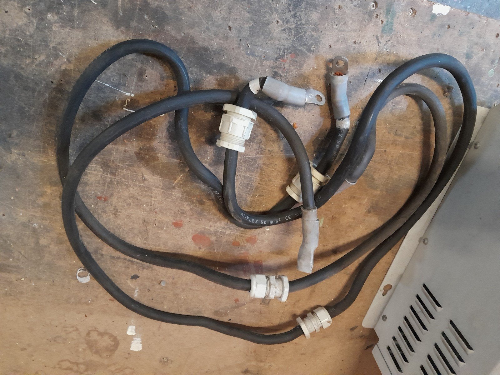 Foto 6 van Mastervolt sinusomvormer 12V - 220V