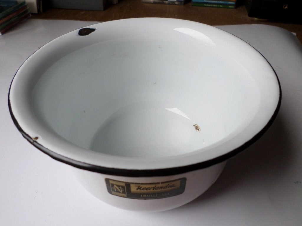 Oude Emaille Witte Pot met Blauwe Rand en Handvat, Ophalen of Verzenden