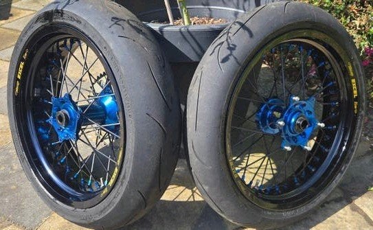Supermoto wielen Husqvarna/ KTM met banden, Ophalen of Verzenden, Gebruikt