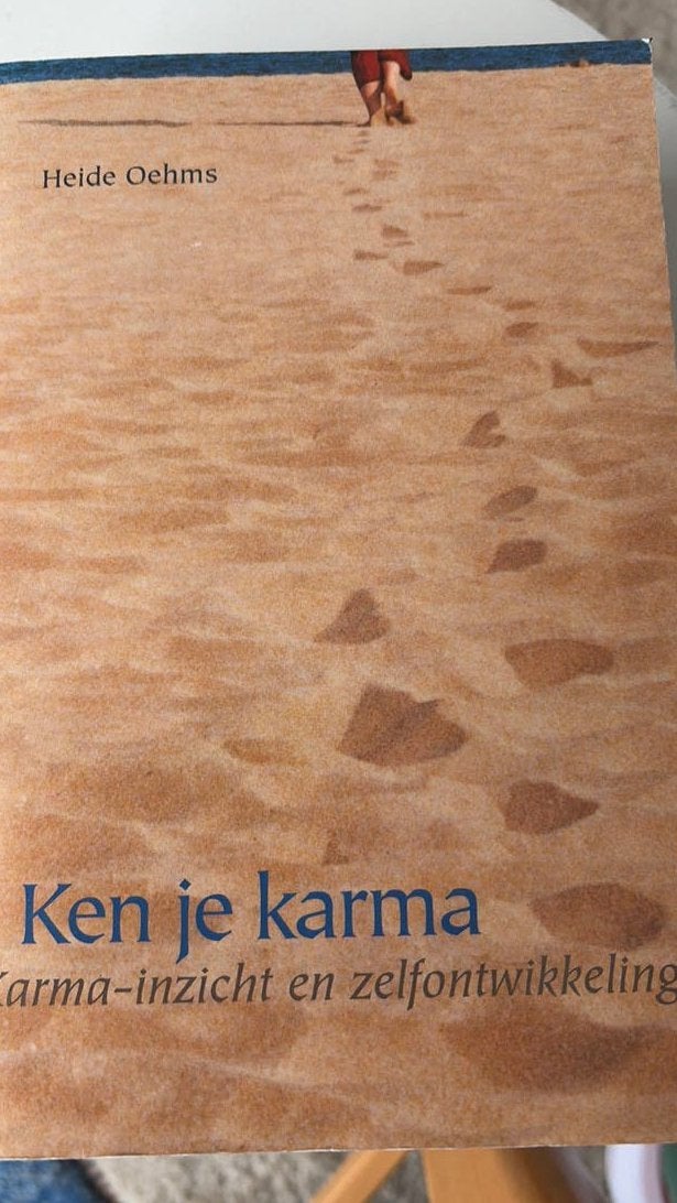 Ken je Karma, - inzicht en zelfontwikkeling., Achtergrond en Informatie, Spiritualiteit algemeen, Ophalen of Verzenden, Zo goed als nieuw