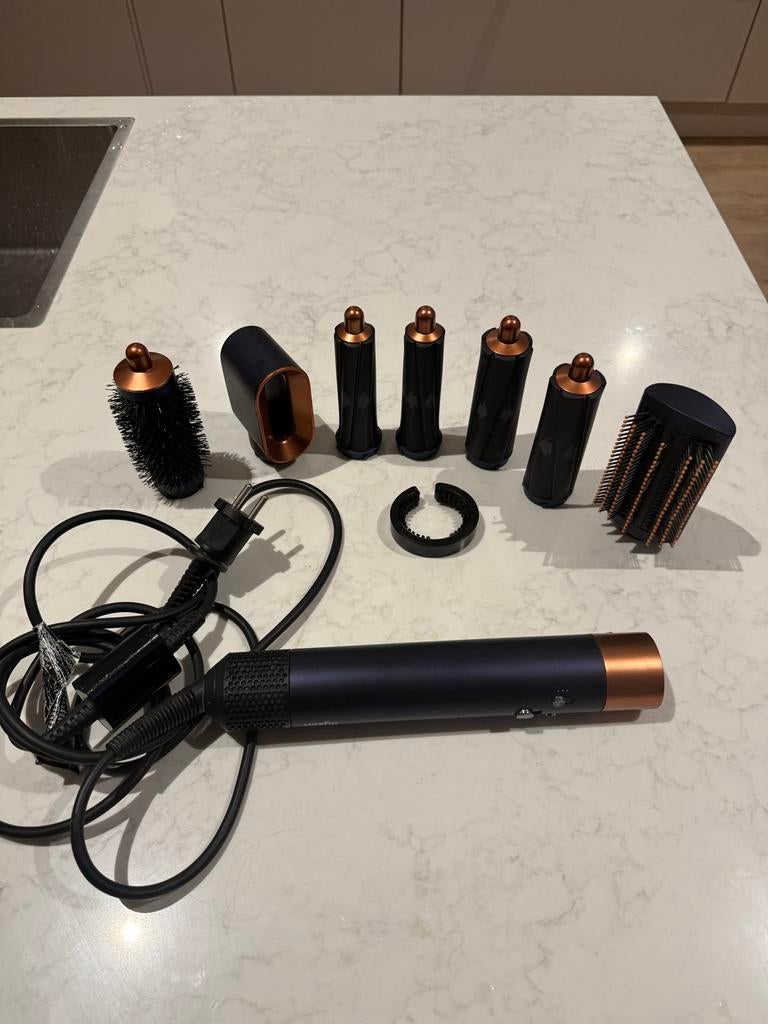 Dyson Airwrap compleet met opbergdoos, Sieraden, Tassen en Uiterlijk, Uiterlijk | Haarverzorging, Ophalen, Zo goed als nieuw, Föhn of Haardroger