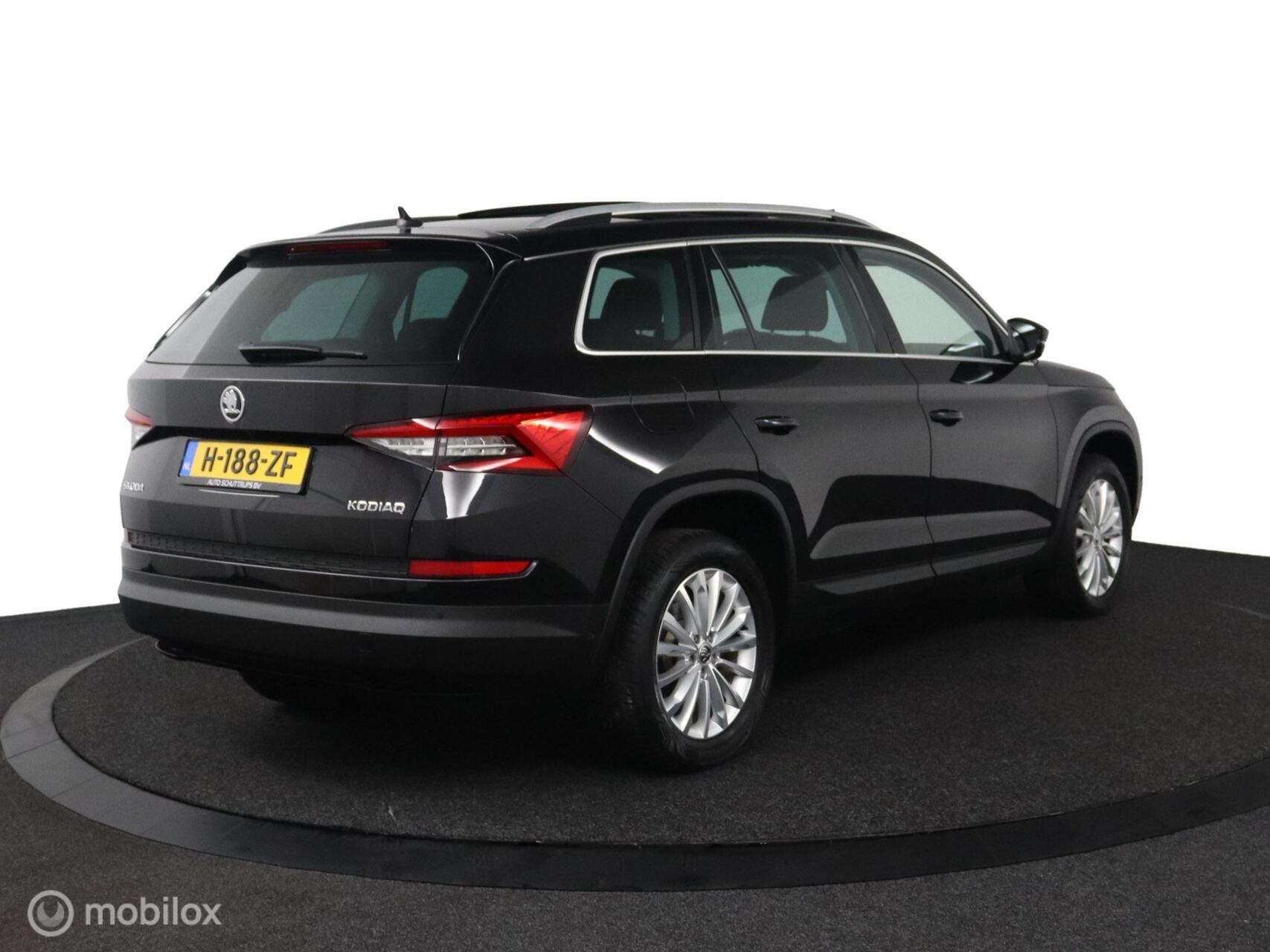 Skoda Kodiaq 1.5 TSI Sportline Business 7p. PANO / TR.HAAK /, Auto's, 4 cilinders, 150 pk, 7 stoelen, Zwart
