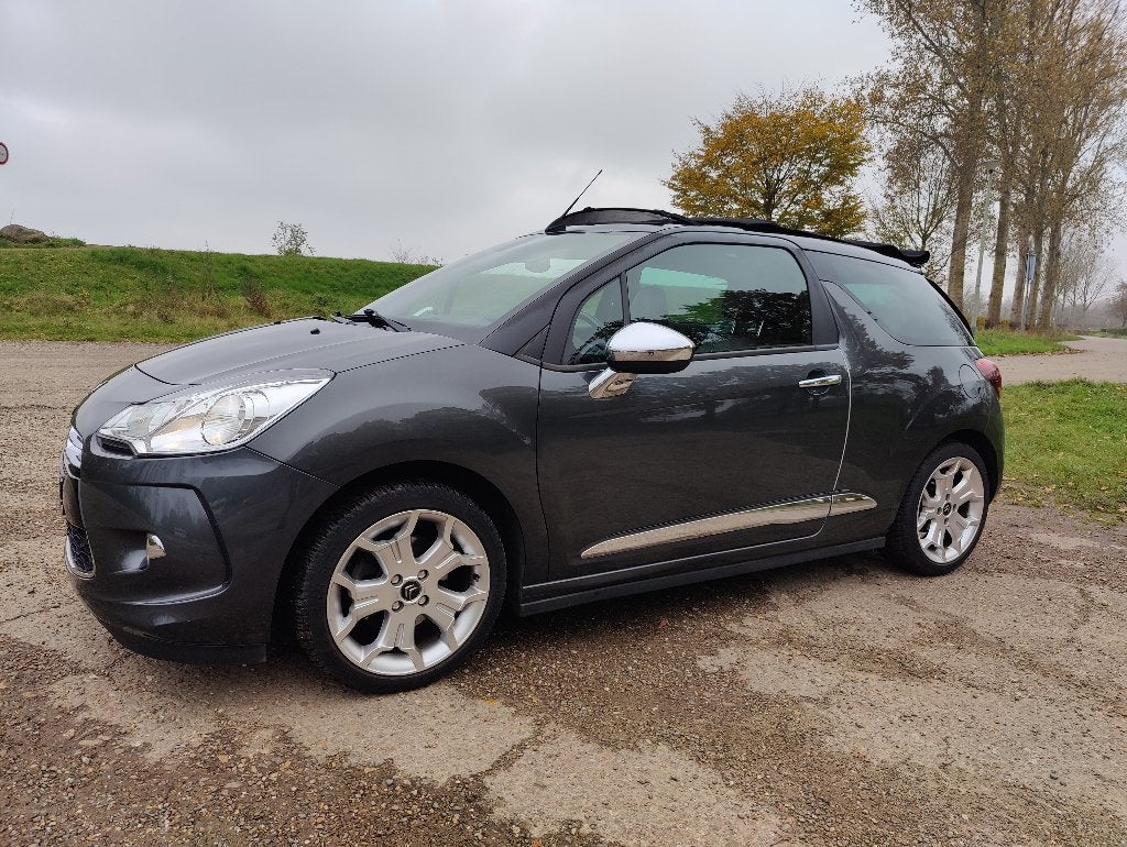 Citroën DS3 Cabrio 1.6 | Lederen interieur | Veel opties, Auto's, Citroën, Voorwielaandrijving, 1131 kg, Zwart, 49 €/maand