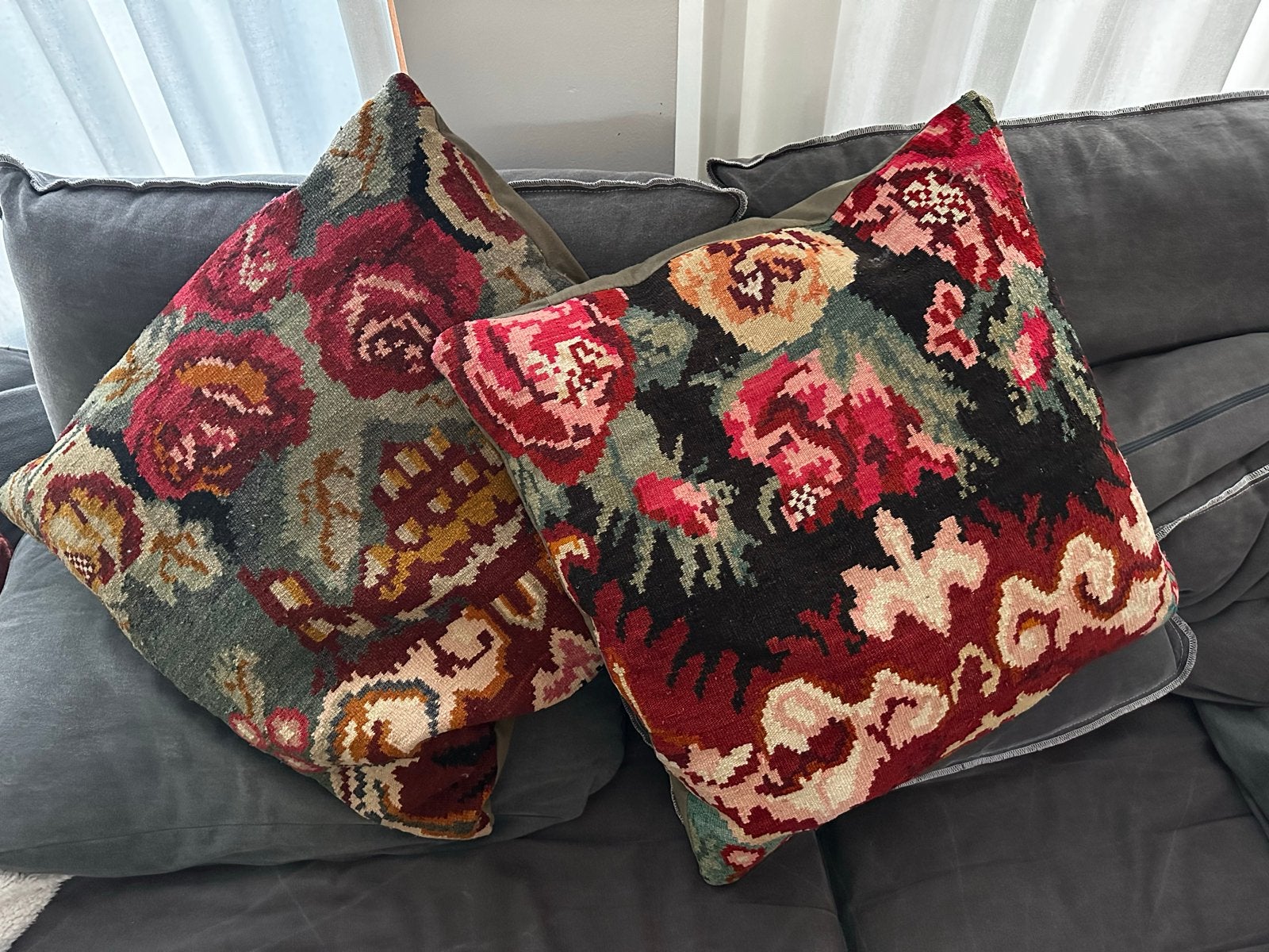 2 rozen kelim kussens van IKEA in goede staat, Huis en Inrichting, Ophalen, Meerkleurig, Vierkant, Zo goed als nieuw