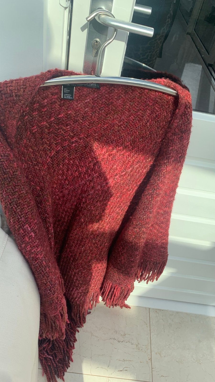 Manos del Uruguay handgemaakte poncho/cape, rood, Ophalen of Verzenden, Zo goed als nieuw, Maat 46/48 (XL) of groter, Rood