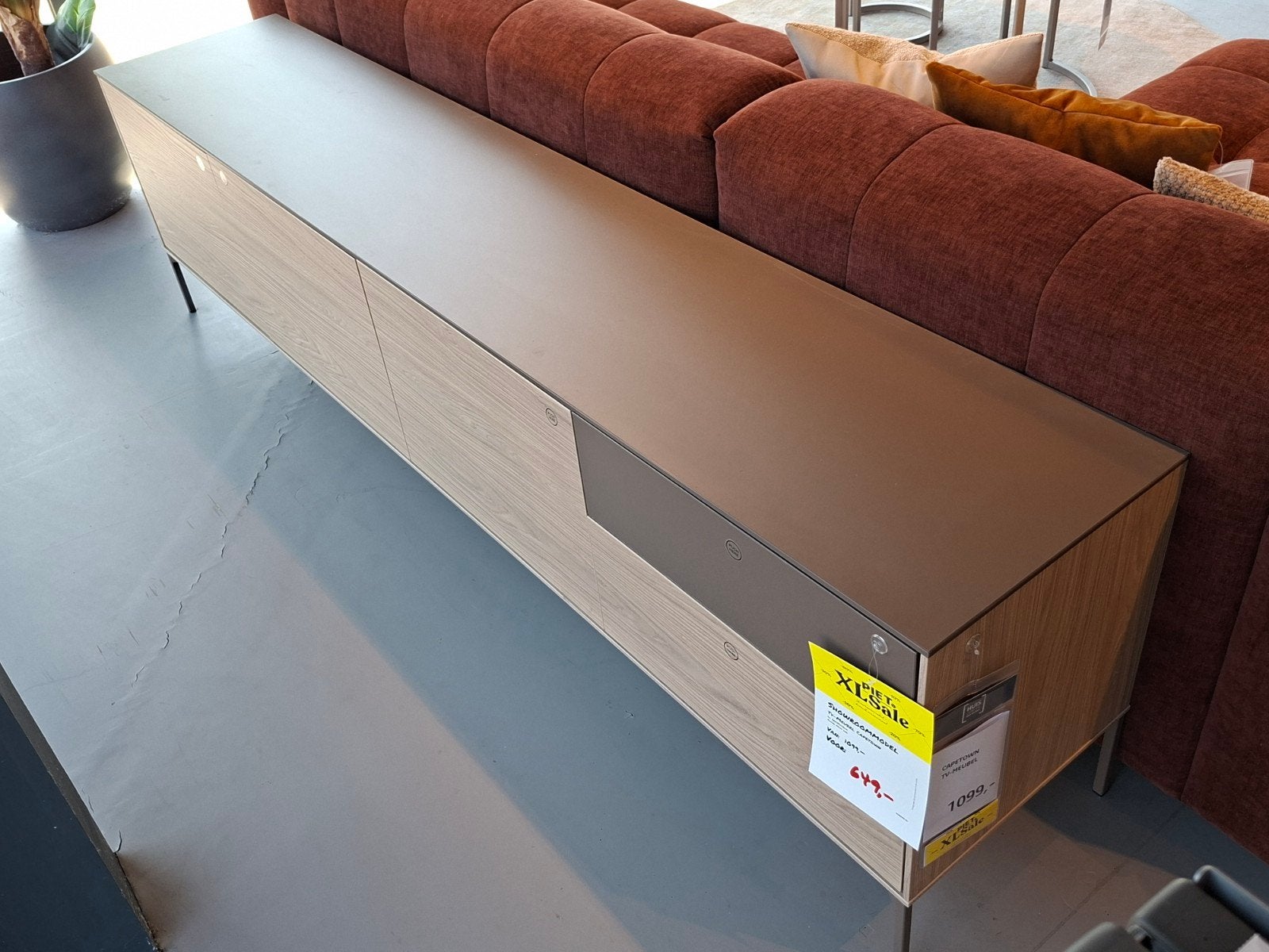 Showroommodel Tv-dressoir Capetown, Huis en Inrichting, Banken | Bankstellen, Ophalen, Nieuw, Vierpersoons of meer, Metaal