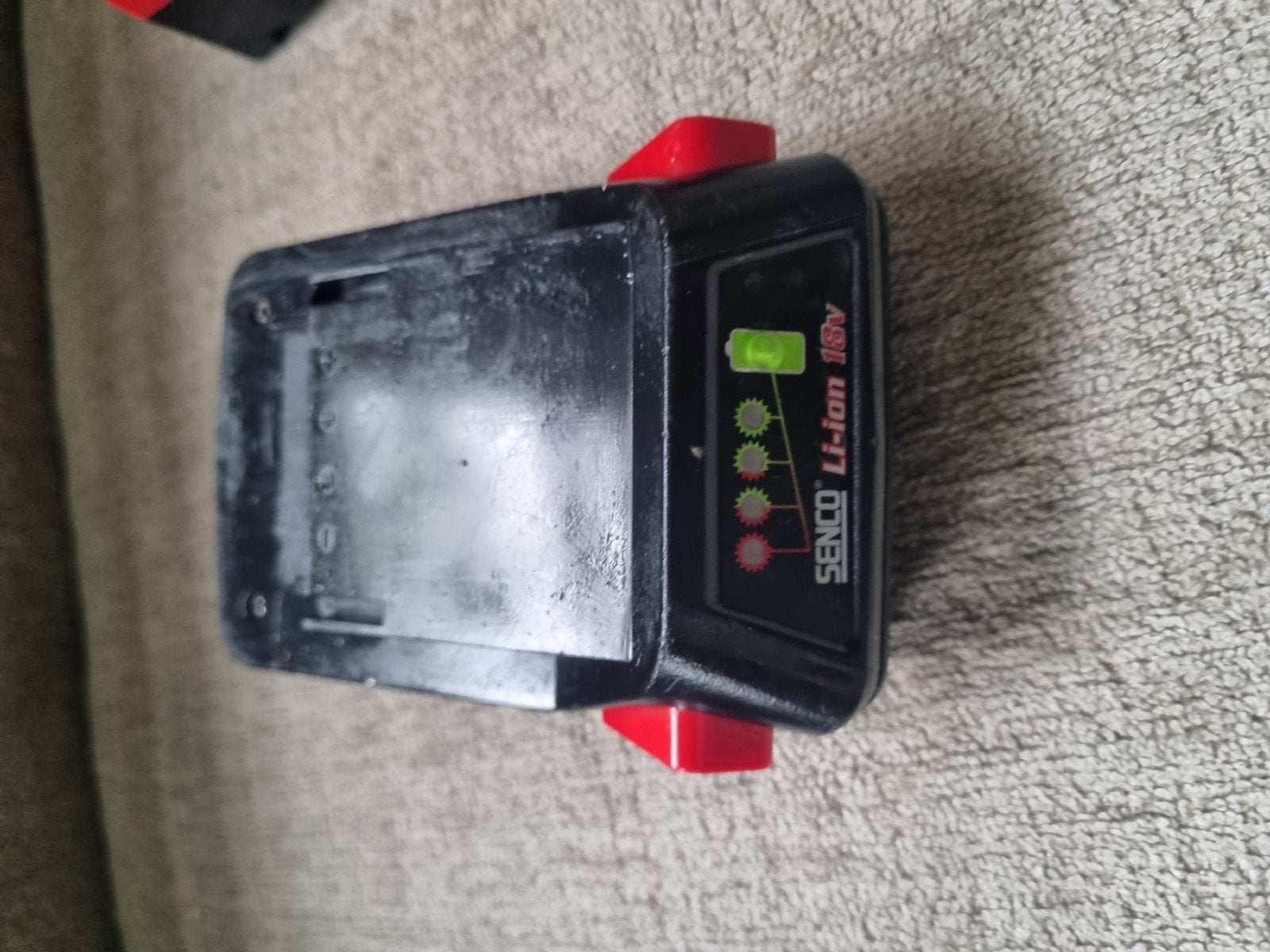 Senco Li-ion 18V Accu en Oplader - Zeer Netjes, Gebruikt, Variabele snelheid, Overige typen, Ophalen of Verzenden