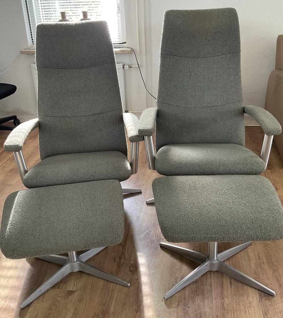 Twee zeer mooie relexstoelen met twee hockers, Ophalen, 75 tot 100 cm, Zo goed als nieuw, Stof