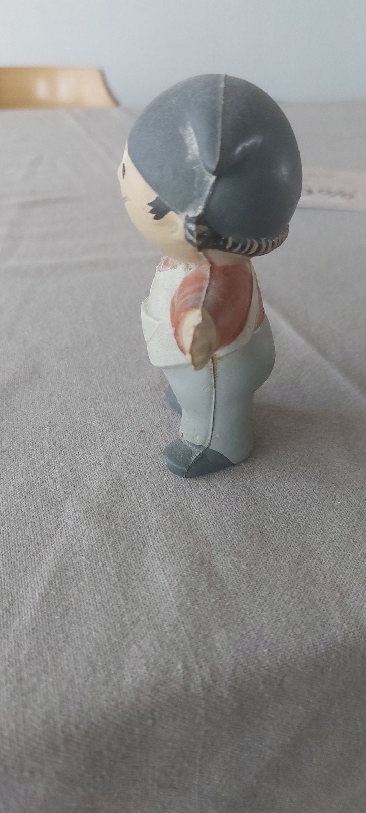 Vintage rubberen jongen met pet - T.P.O. V.O., Verzamelen, Ophalen of Verzenden, Gebruikt