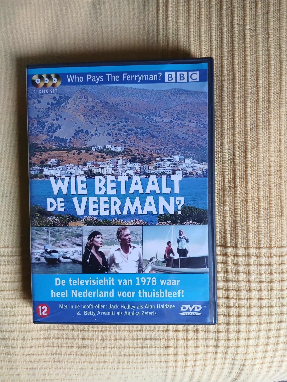 Wie Betaalt De Veerman? BBC DVD - Klassieke TV-serie, Nederlands, Ophalen of Verzenden, Vanaf 12 jaar, Inclusief doosje