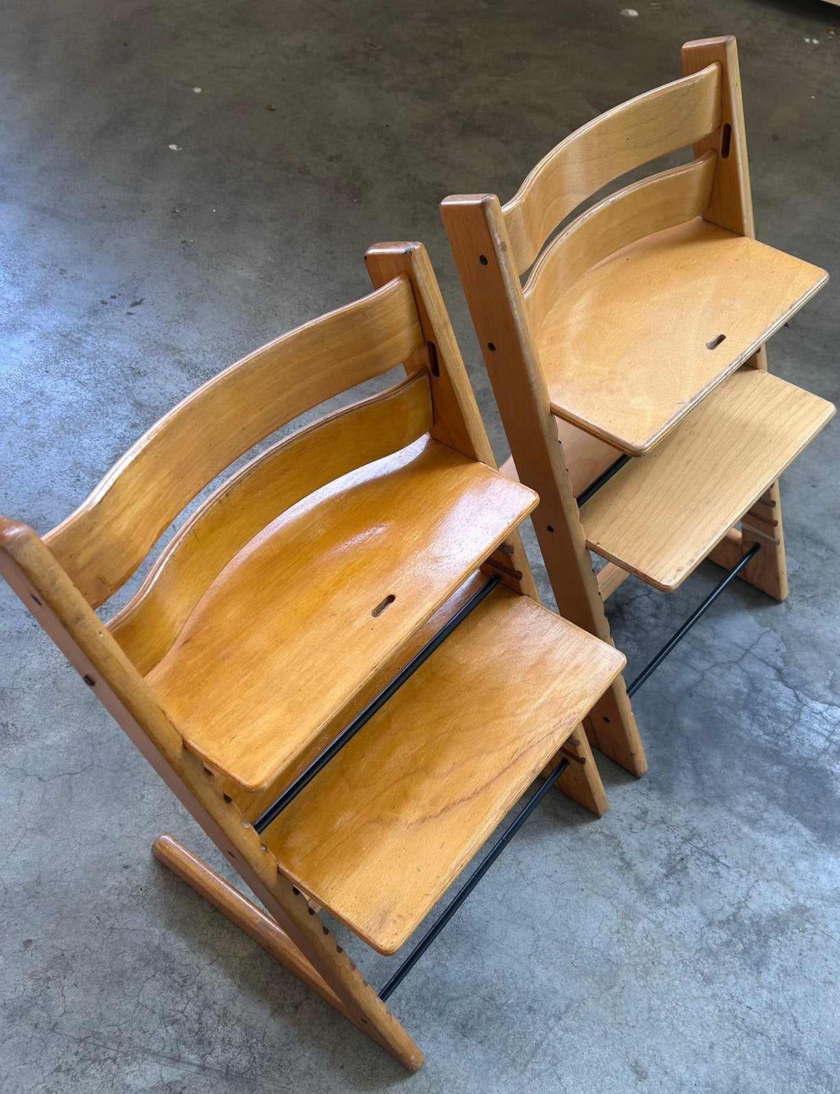 2 x Stokke Tripp Trapp kinderstoel stoel hout meegroeistoel, Ophalen, Gebruikt, Meegroeistoel, Aanschuifbaar