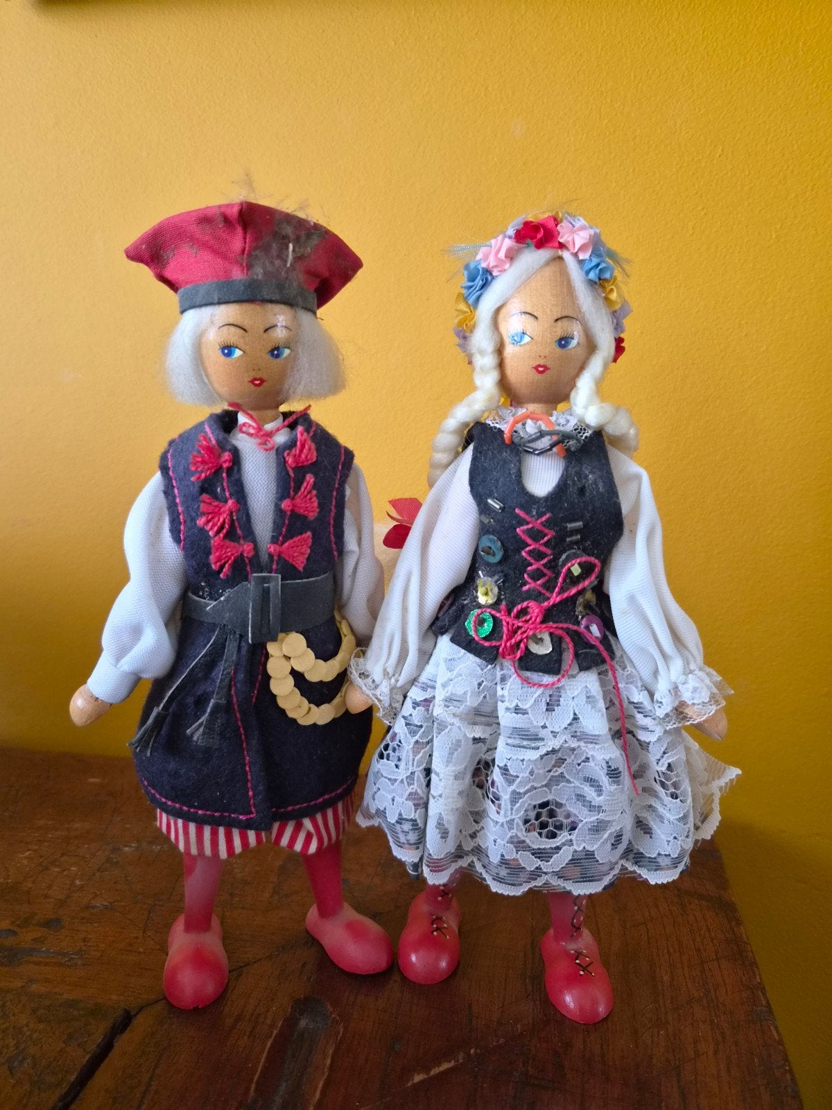 Verzameling vintage verzamelpoppen in klederdracht, Verzamelen, Ophalen of Verzenden, Zo goed als nieuw, Pop