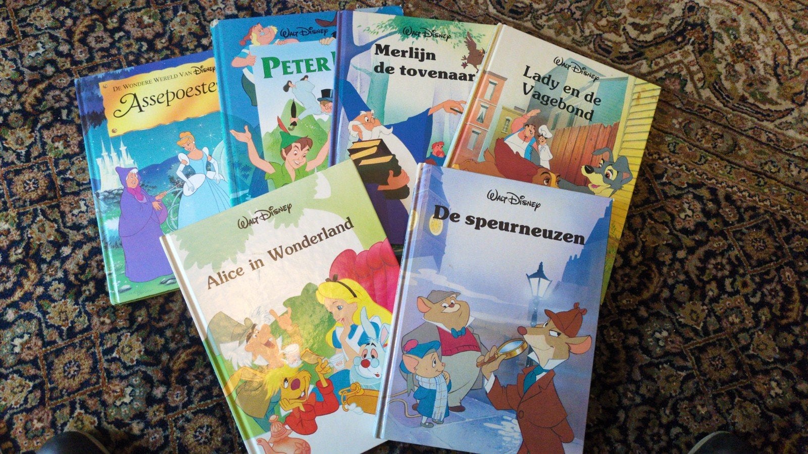 6 Disney Boeken: Assepoester, Peter Pan, Alice in Wonderland, Boeken, Ophalen of Verzenden, Gelezen