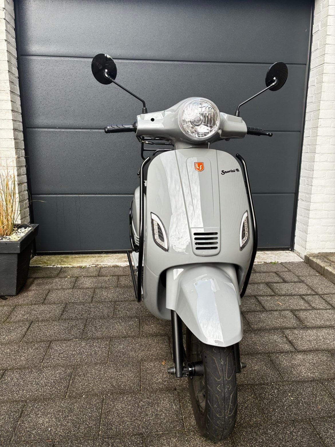 Nette scooter La souris met ART 4-slot en helm, Fietsen en Brommers, Gebruikt, Benzine, Ophalen, Overige merken