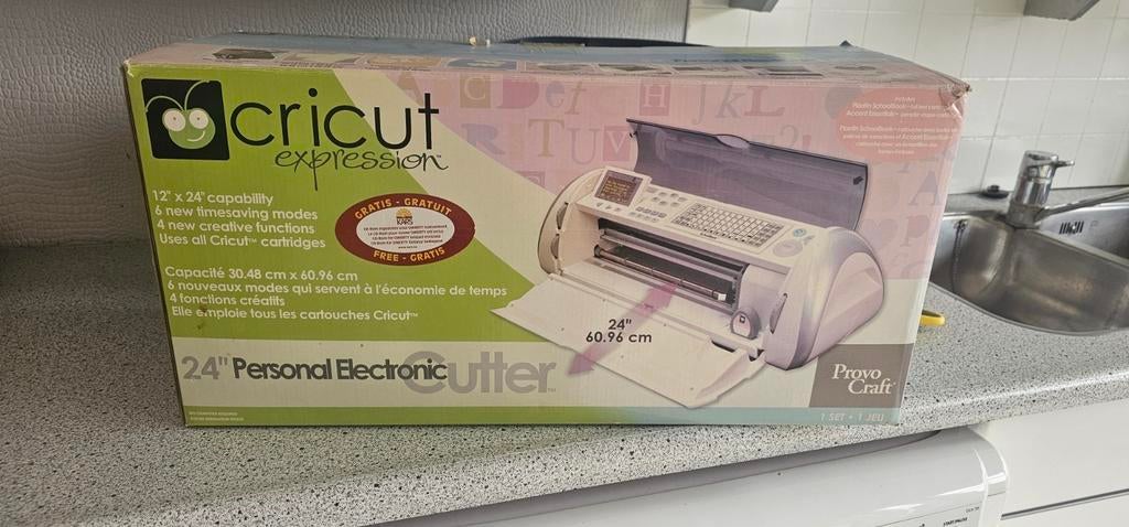 Cricut Expression 24" Personal Electronic Cutter, Ophalen