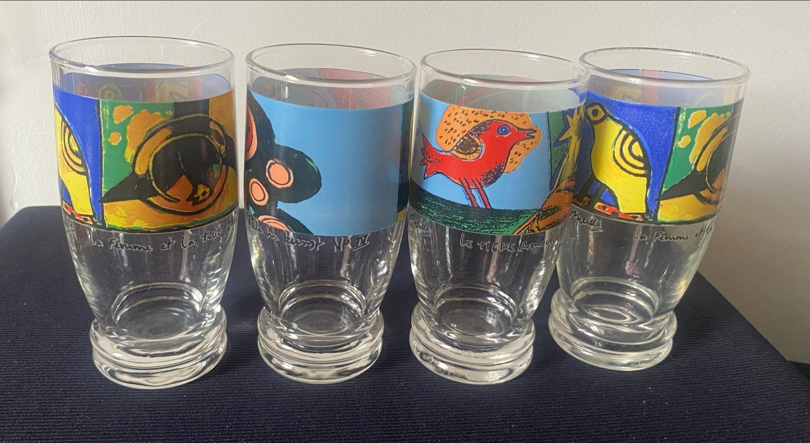 4 Glazen van Corneille met kunstzinnige prints. Hoogte 13 cm, Antiek en Kunst, Ophalen of Verzenden