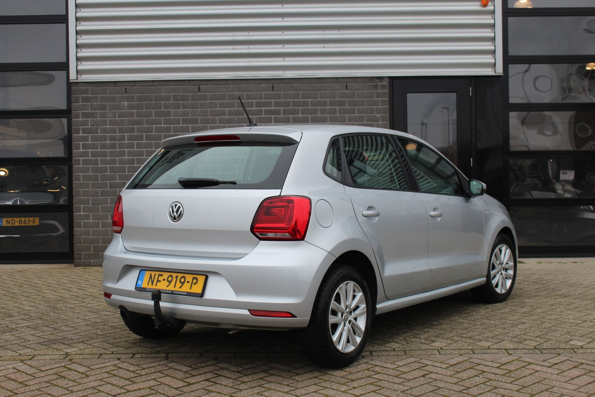 Volkswagen Polo 1.2 TSI Comfortline Connected Series / Autom, Auto's, Stof, 4 cilinders, Met garantie (alle), 1039 kg