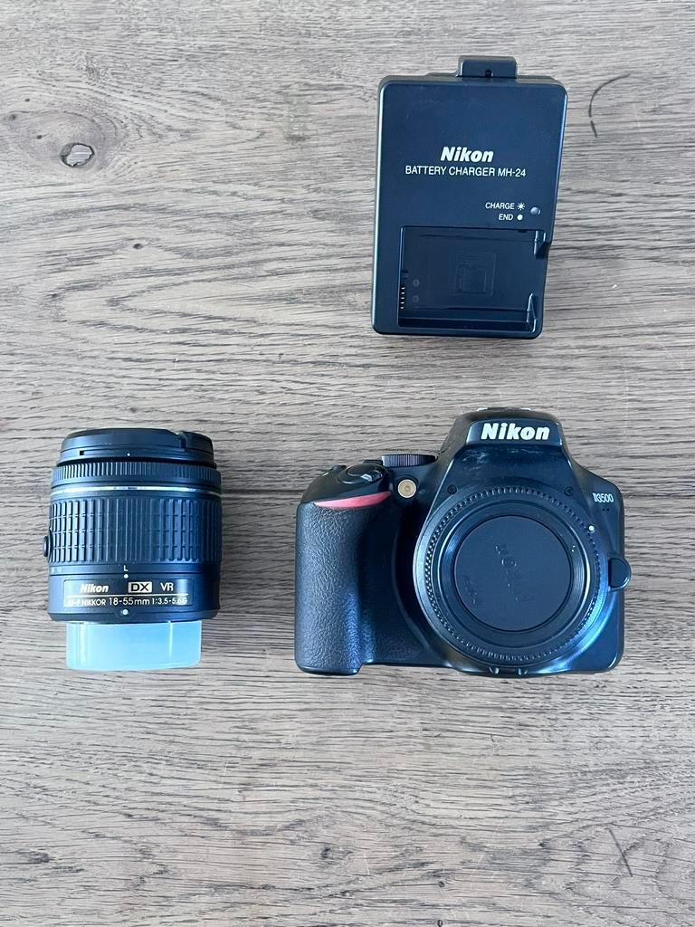 Nikon D3500 + 18-55mm lens, Audio, Tv en Foto, Fotocamera's Digitaal, Ophalen of Verzenden, Zo goed als nieuw, Nikon, Geen optische zoom