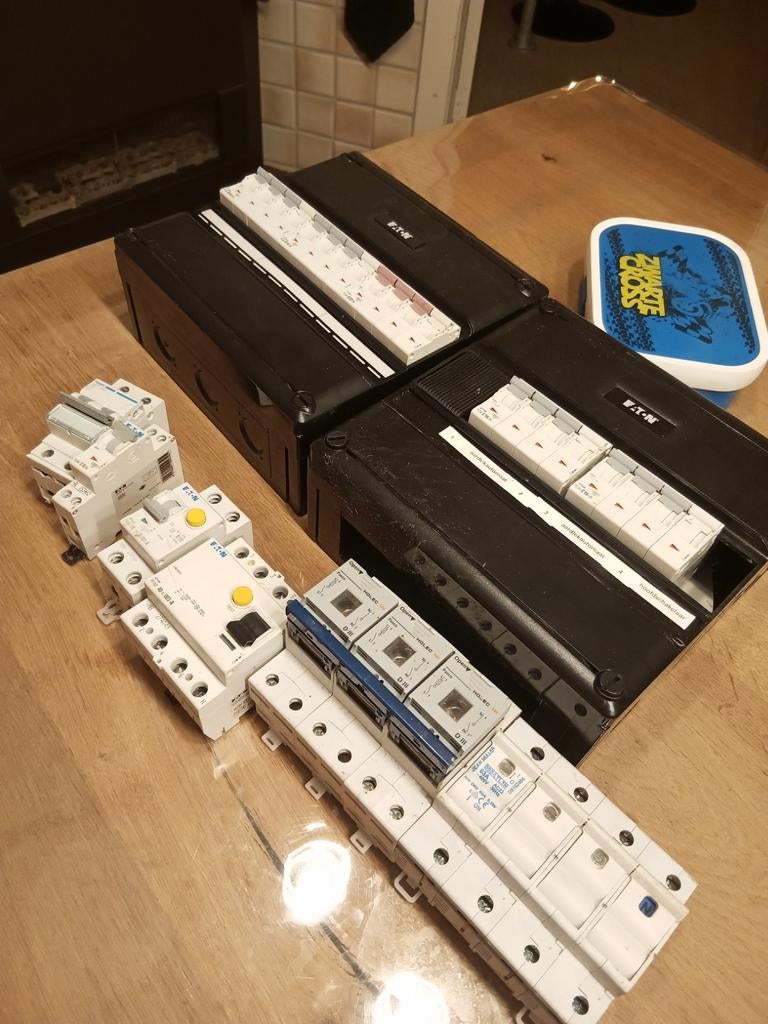 Eaton en hager automaten en aardlekautomaten 1 en 3 fasen, Ophalen of Verzenden, Zo goed als nieuw, Overige typen