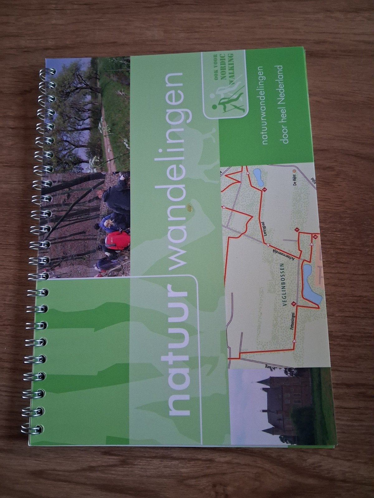 Natuurwandelingen: Ook voor Nordic Walking, Fiets- of Wandelgids, Ophalen of Verzenden, Zo goed als nieuw, Benelux