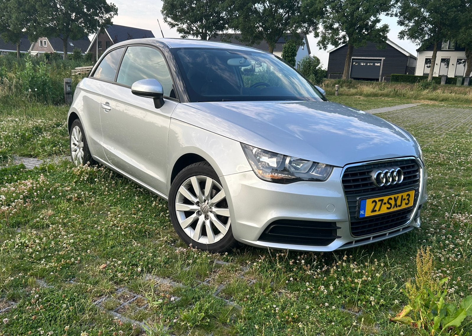 Audi A1 1.2 Tfsi 63KW 2012 Grijs, Voorwielaandrijving, A1, 4 cilinders, 4 stoelen
