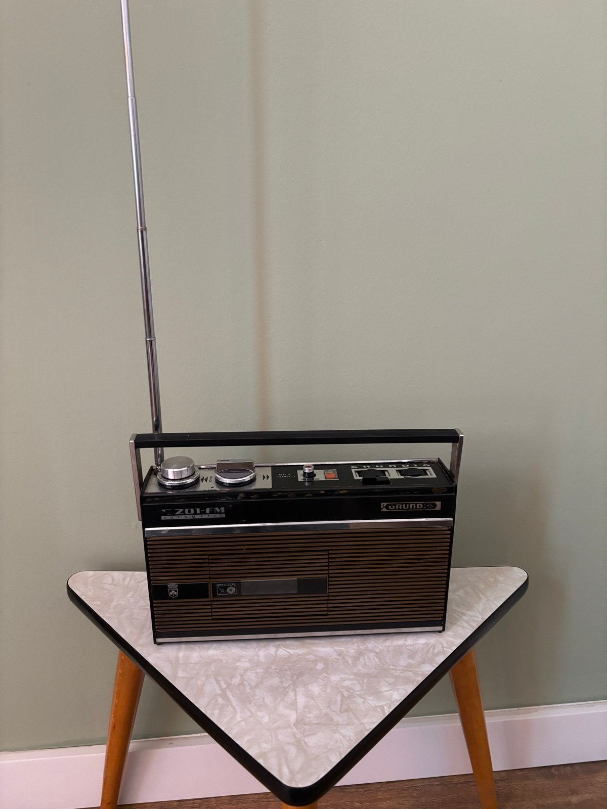 Grundig Transistorradio uit de jaren '60 - Warm geluid, Ophalen of Verzenden, Gebruikt, Transistorradio