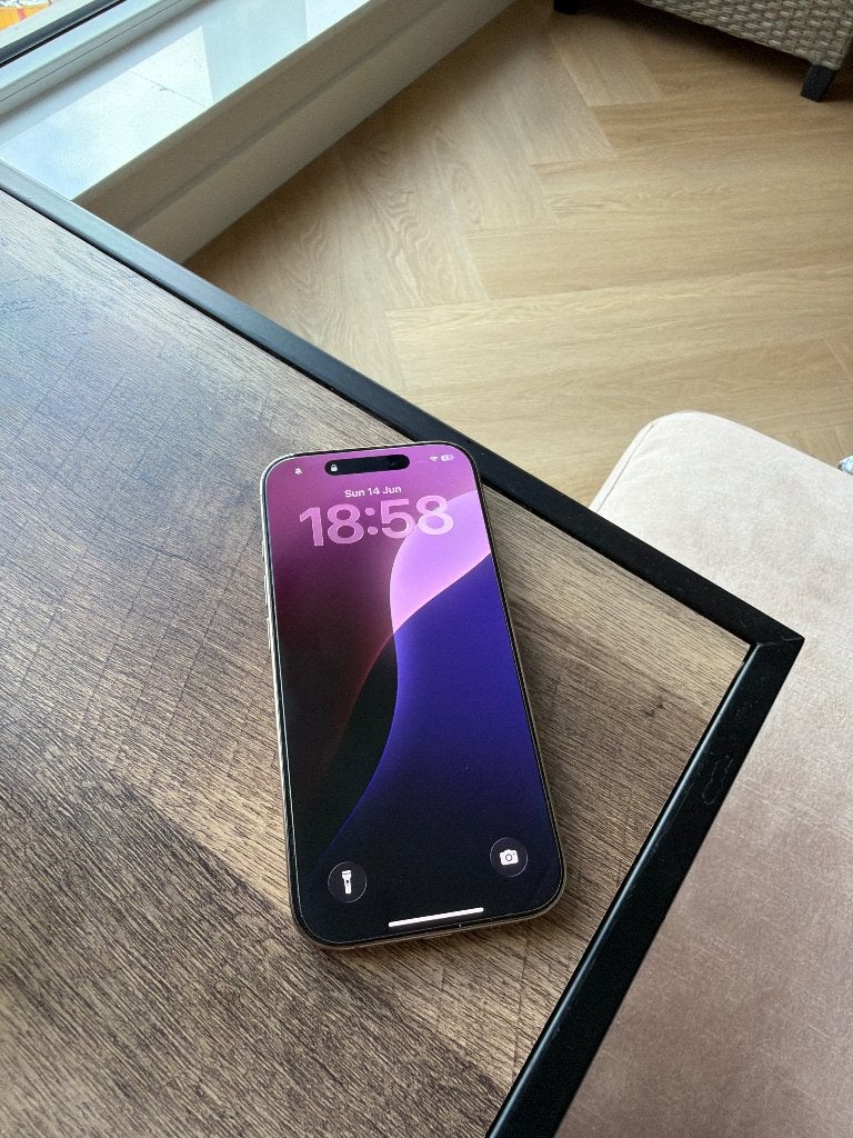 €650,- Iphone 16 Pro 91% Desert 128 GB gratis hoesjes, Telecommunicatie, Mobiele telefoons | Apple iPhone, IPhone 16 Pro, 128 GB