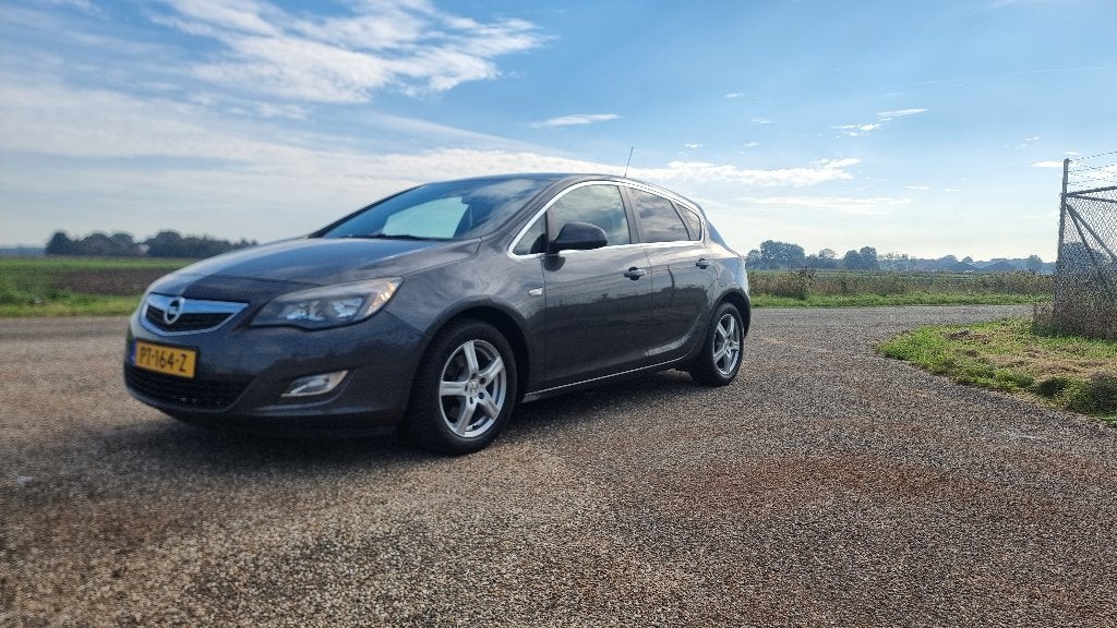 Opel Astra 1.6 Turbo Innovation Opc Edition., Voorwielaandrijving, 4 cilinders, 75 €/maand, Handgeschakeld