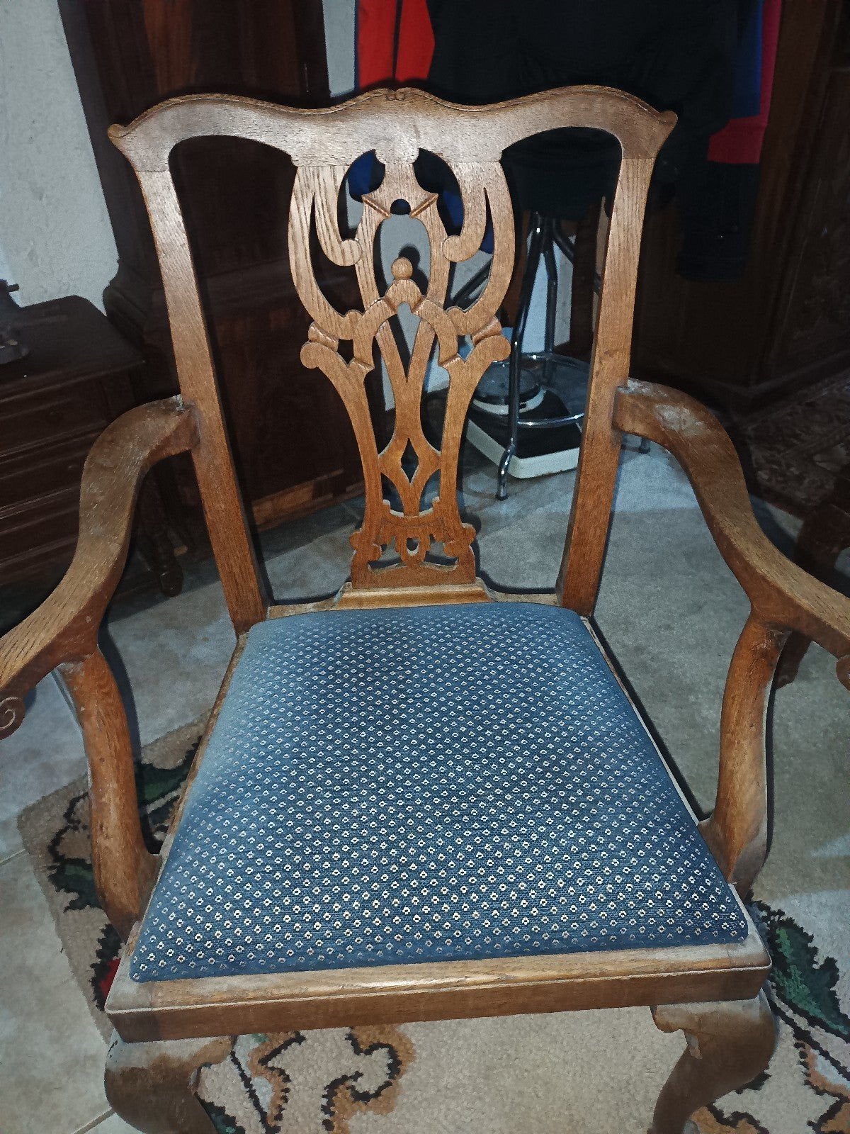 Antieke houten stoel met blauwe stoffen zitting, Antiek en Kunst, Ophalen of Verzenden