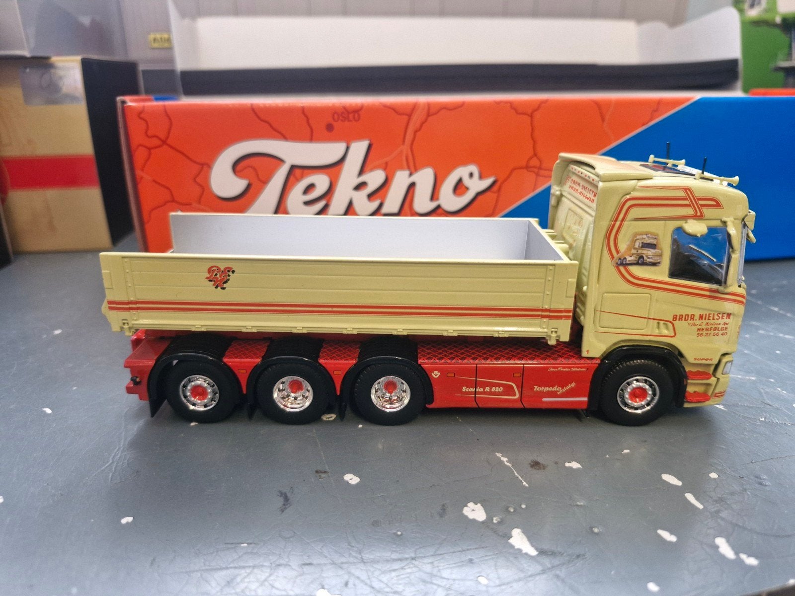 scania nielsen bakwagen tekno, Hobby en Vrije tijd, Modelauto's | 1:50, Ophalen of Verzenden, Zo goed als nieuw, Bus of Vrachtwagen