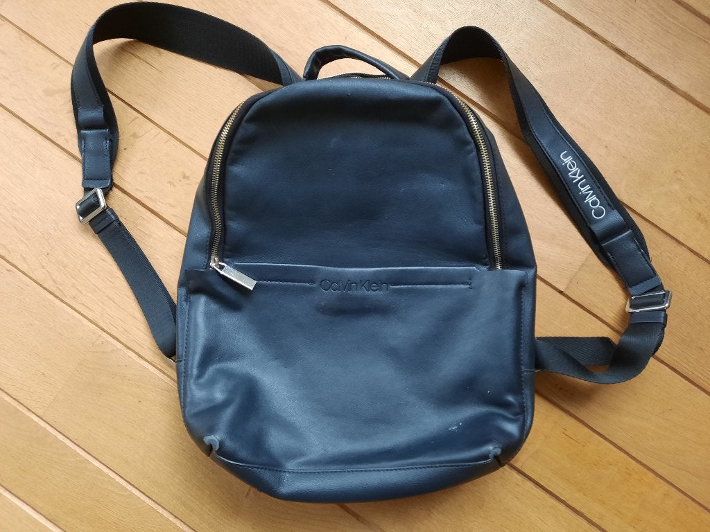Calvin Klein laptop rugtas zwart leer, Ophalen of Verzenden, Zo goed als nieuw, Overige merken, 30 tot 45 cm