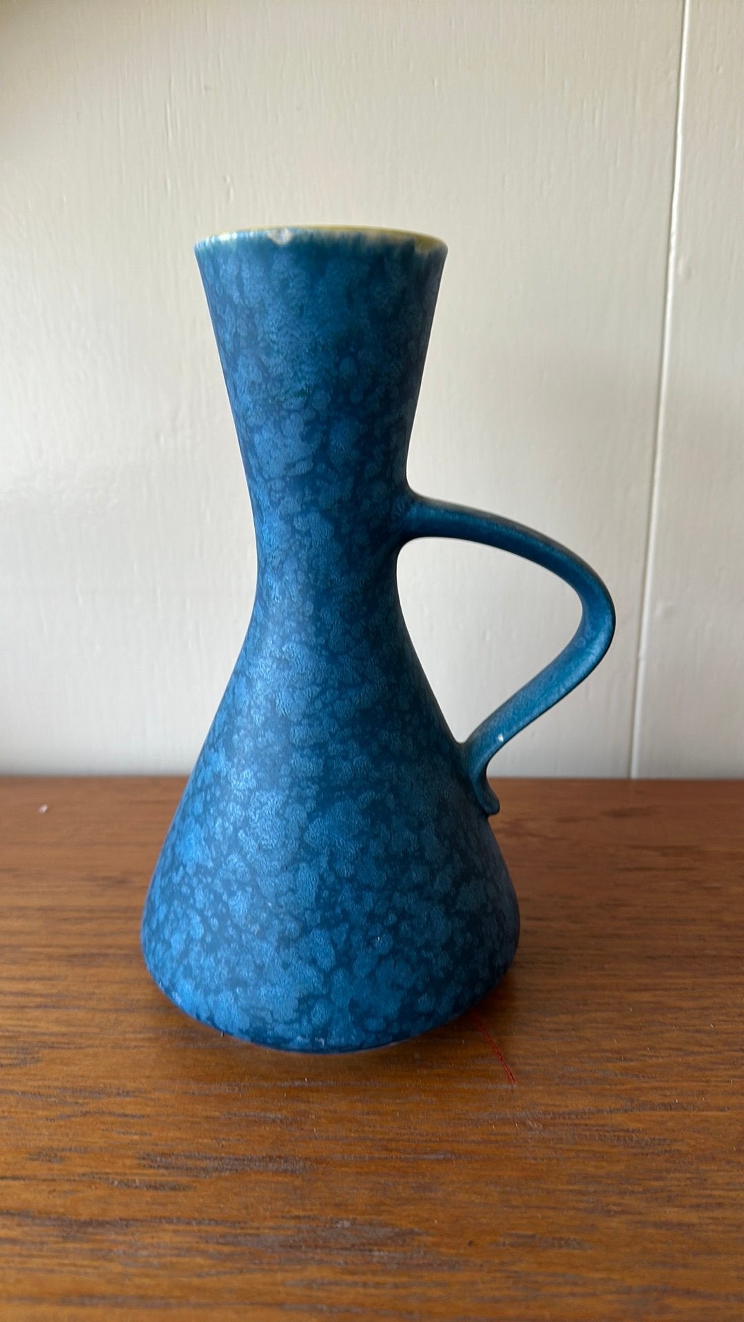 Vintage west germany vaas., Blauw, Met handvat, Ophalen of Verzenden, Zo goed als nieuw