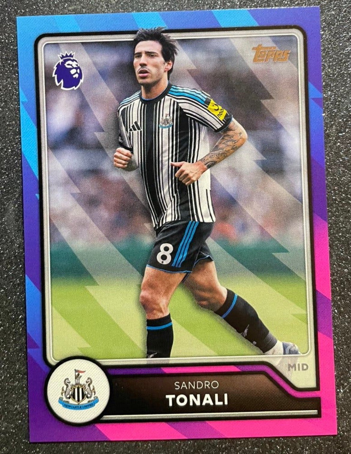 Topps Flagship Prem. League 26/27 PARALLEL TONALI NEWCASTLE, Verzenden, Zo goed als nieuw, Plaatje