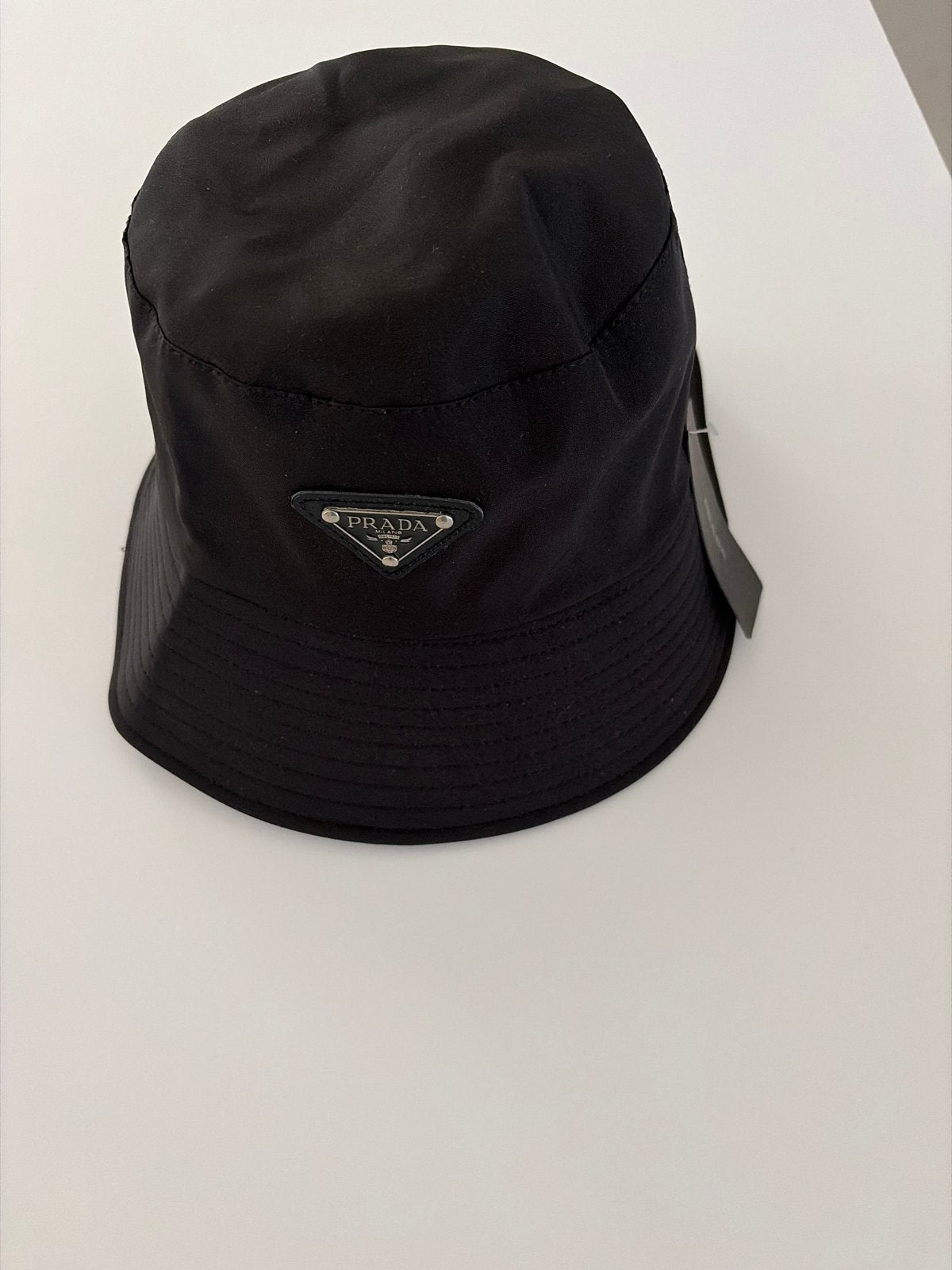 Nieuw Prada hoedje - Zwart, Kleding | Dames, Hoeden en Petten, Ophalen of Verzenden, Nieuw, One size fits all, Hoed