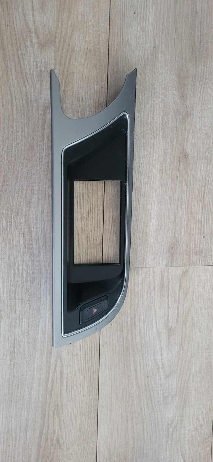 Audi A5 Middenconsole Paneel met Gevarenlichtschakelaar, Ophalen of Verzenden, Gebruikt, Audi