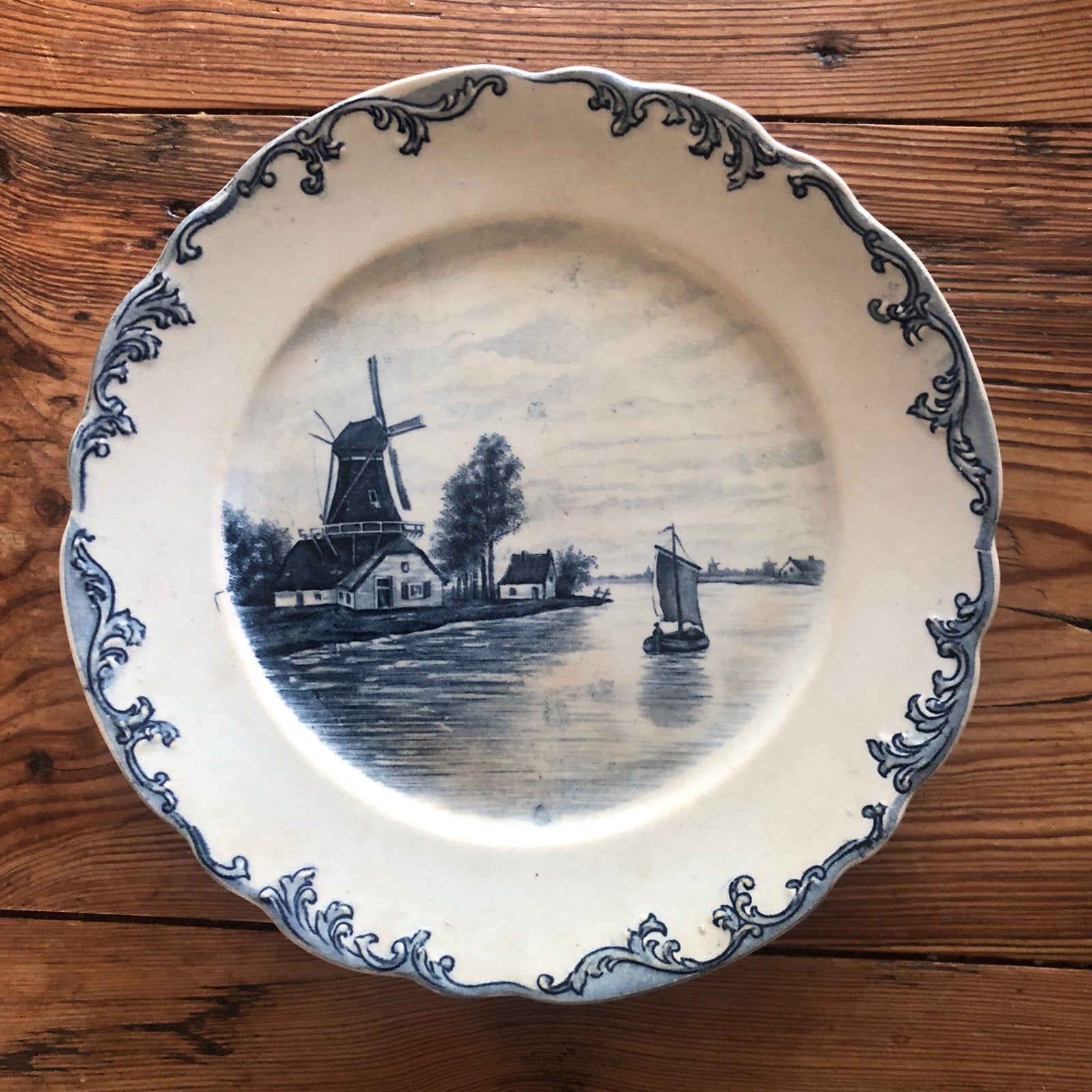 Delfts blauw geglazuurd bord. 20 cm., Antiek en Kunst, Antiek | Wandborden en Tegels, Ophalen of Verzenden