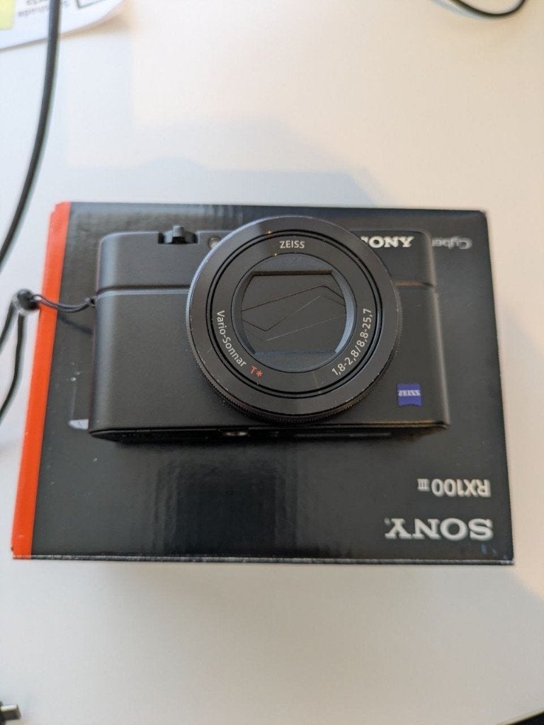 Sony Cyber-shot RX100 III compactcamera met doos, Gebruikt, Ophalen of Verzenden, Compactcamera, Sony
