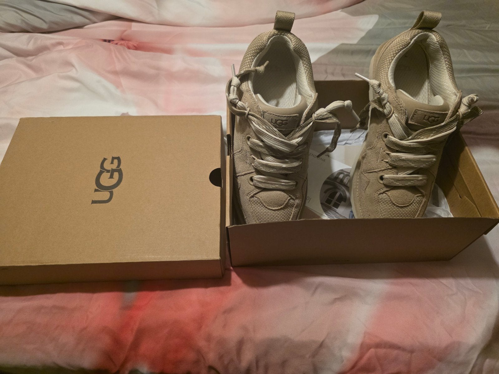 ugg low lowmel met 40, Ophalen of Verzenden