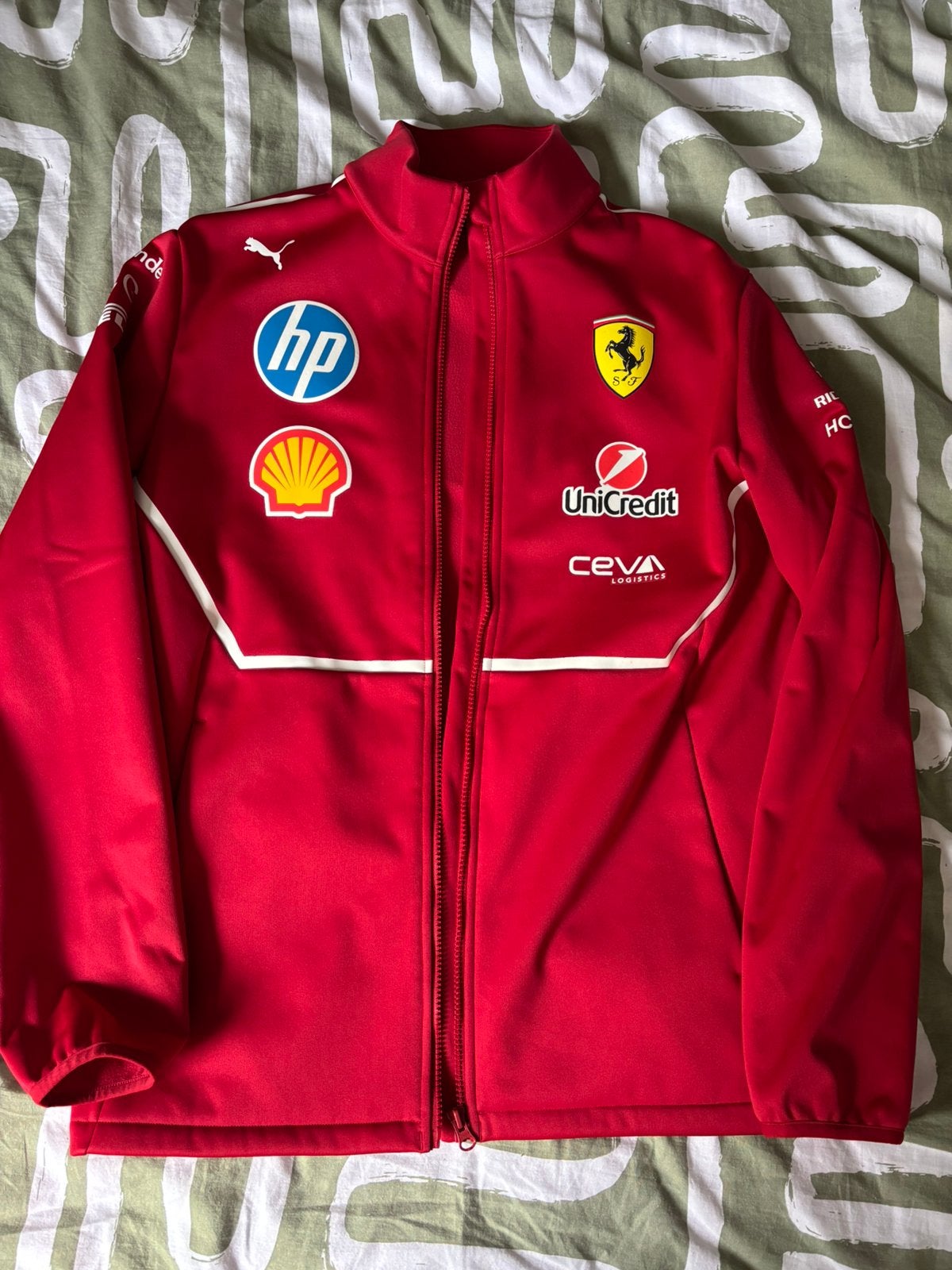 Scuderia Ferrari Puma softshelljas 2025 (L), Verzamelen, Ophalen of Verzenden, Zo goed als nieuw, Formule 1