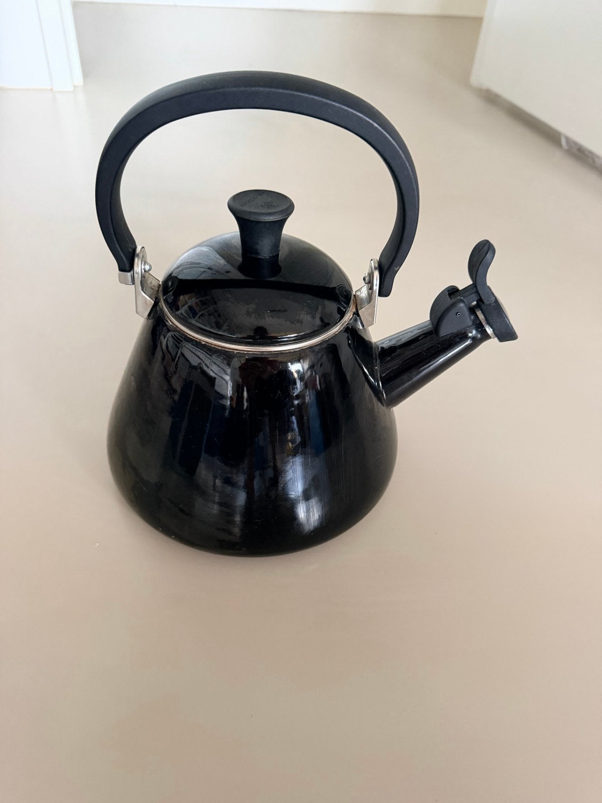 Zwarte fluitketel voor gasfornuis, Witgoed en Apparatuur, 1 tot 2 liter, Ophalen of Verzenden, Gebruikt