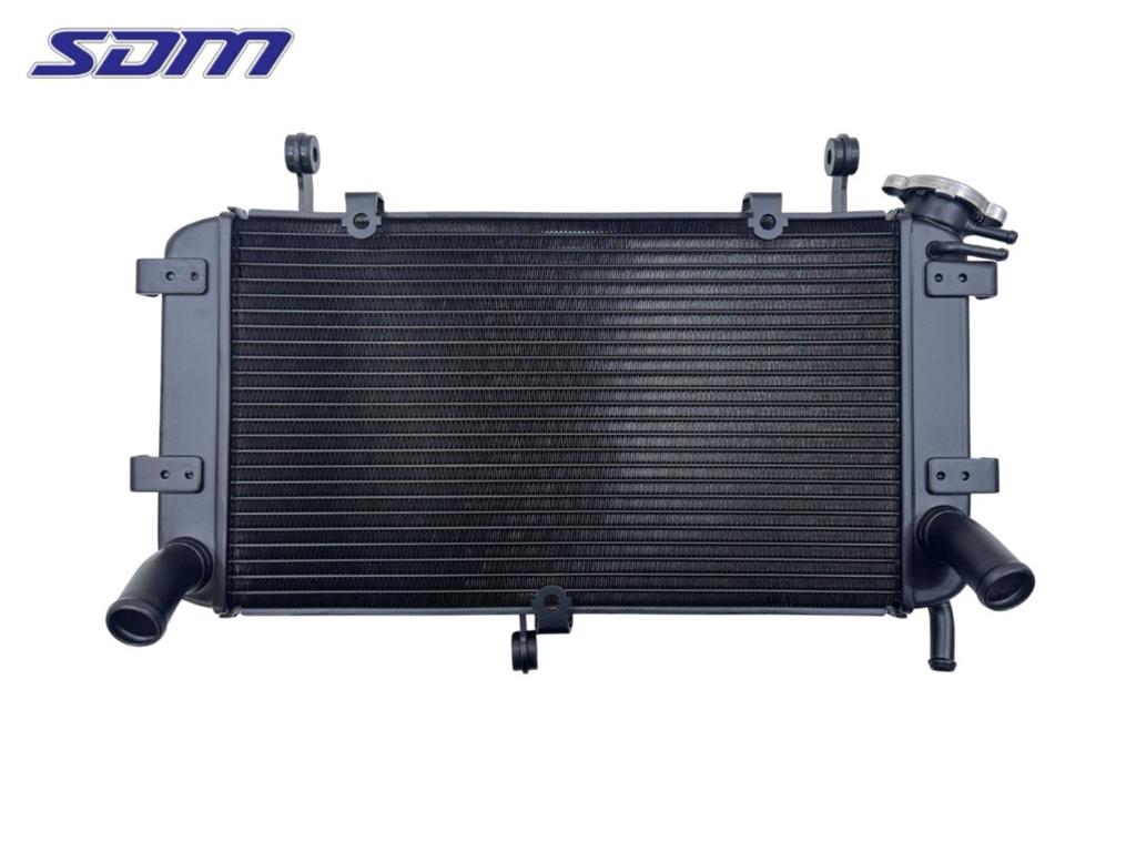 Radiateur Suzuki GSR 750 2011-2016 (GSR 750) 2016 1771008J00, Gebruikt, Suzuki Deutschland GmbH, Kontakt@suzuki.de, Suzuki-Allee 7, Bensheim 64625, , Duitsland