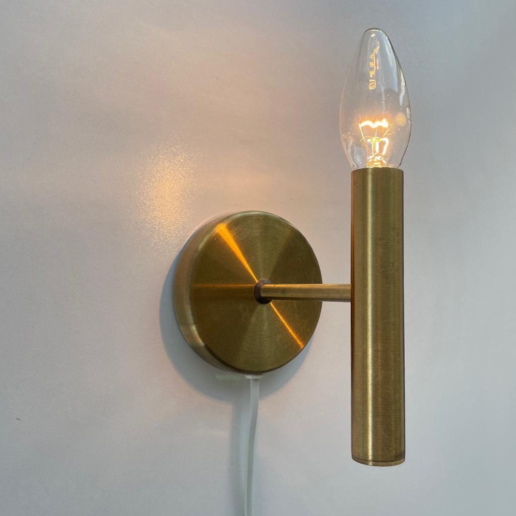 Scandinavisch design WANDLAMP messing Darq Denmark, Antiek en Kunst, Antiek | Lampen, Ophalen of Verzenden