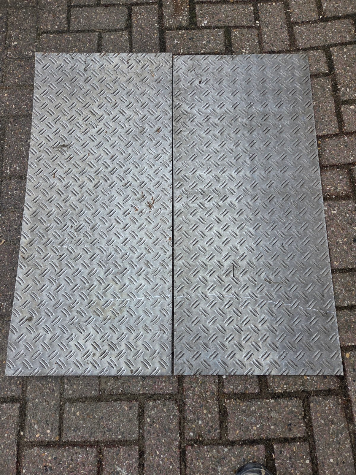 2x Aluminium traanplaat platen - Gebruikt, Doe-het-zelf en Verbouw, Metalen, Ophalen of Verzenden, Gebruikt, Aluminium