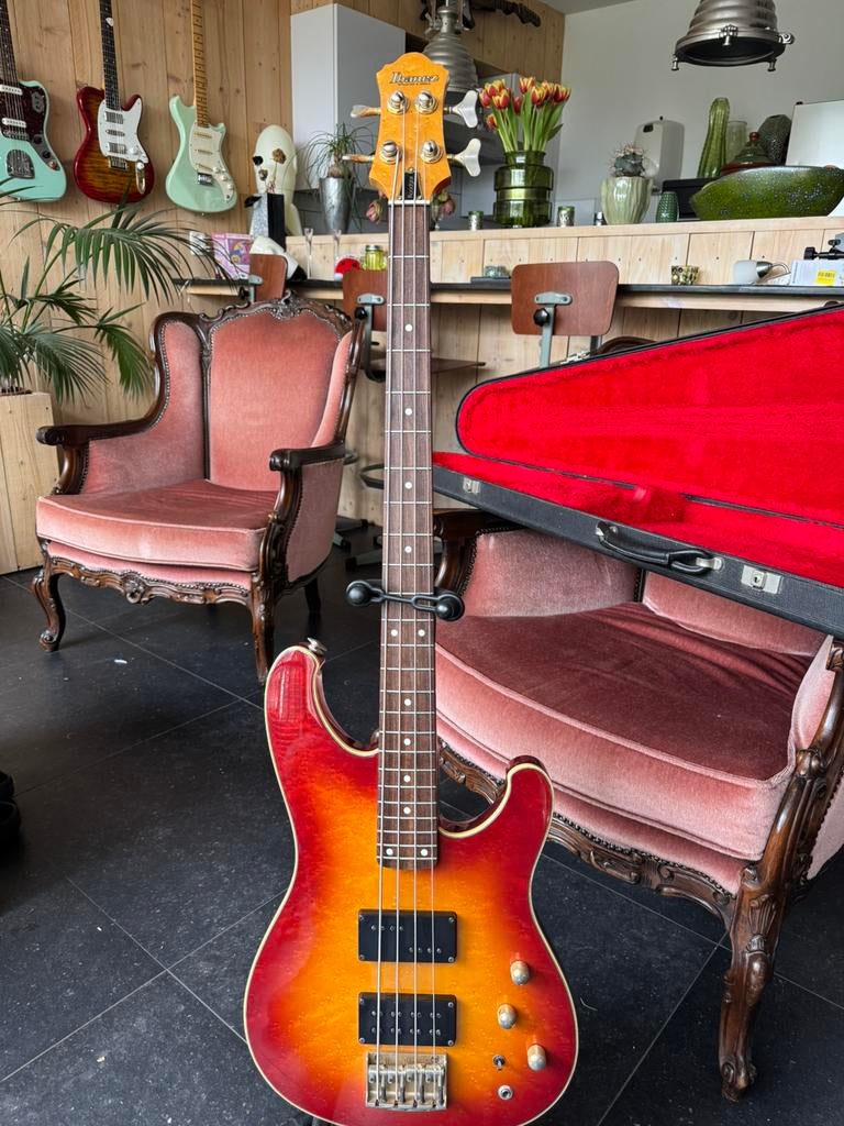 Ibanez Roadstar II 1983, Ophalen of Verzenden, Zo goed als nieuw