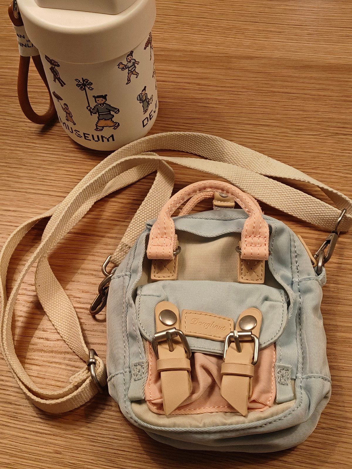 Mini Doughnut Schoudertasje - Lichtblauw/Roze, Sieraden, Tassen en Uiterlijk, Ophalen of Verzenden, Zo goed als nieuw, Blauw, Schoudertasje