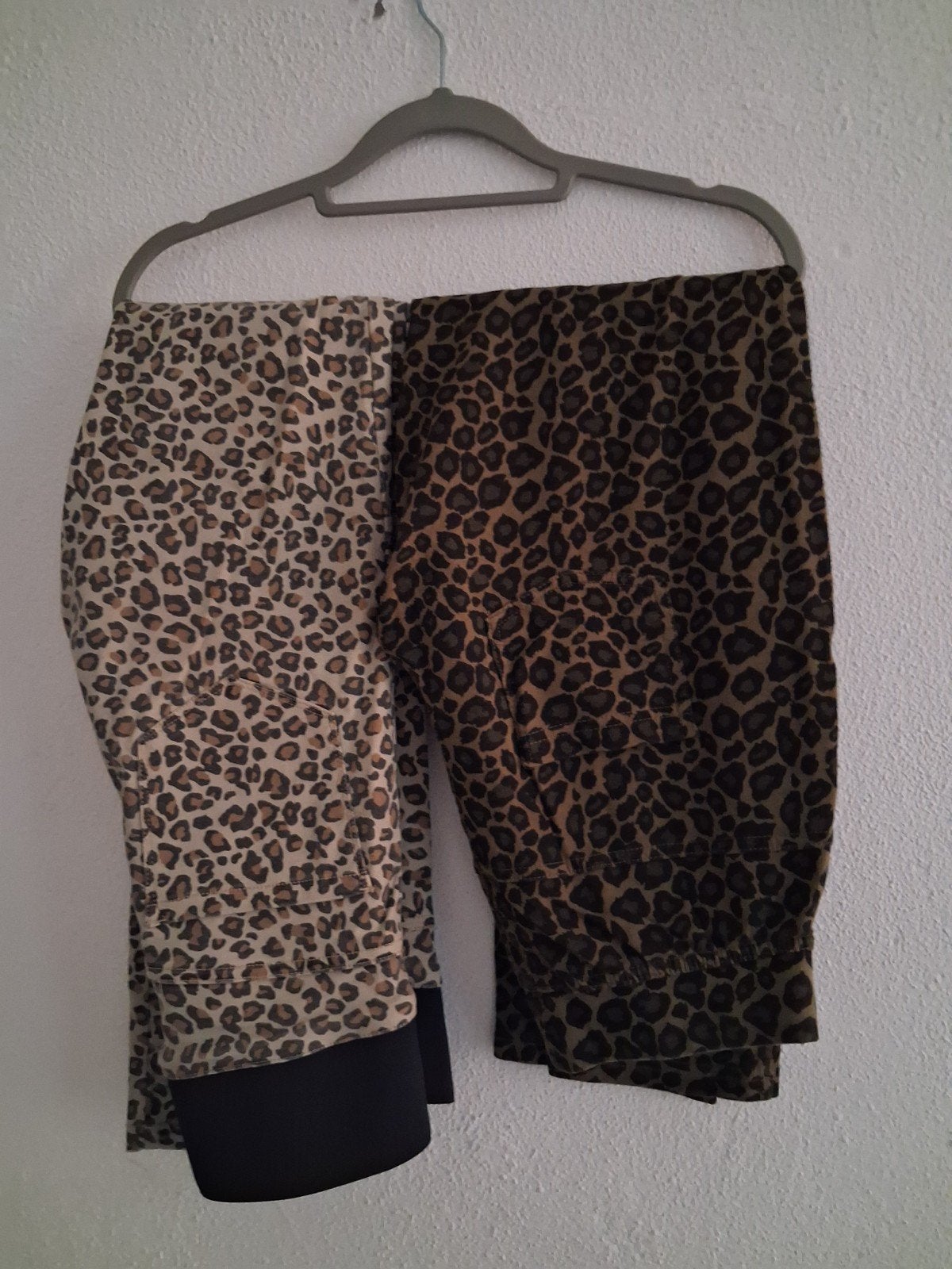Mooie broeken , panter print, Kleding | Dames, Ophalen, Zo goed als nieuw, Maat 36 (S)