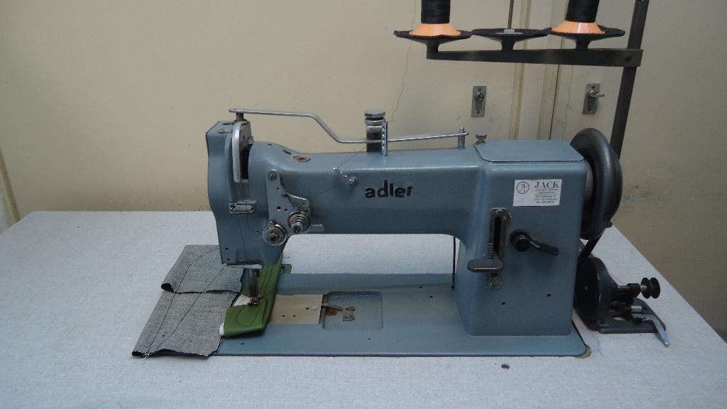 Industrie Naaimachine Adler 2 Voudig transport, Hobby en Vrije tijd, Naaimachines en Toebehoren, Overige merken, Gebruikt, Ophalen of Verzenden
