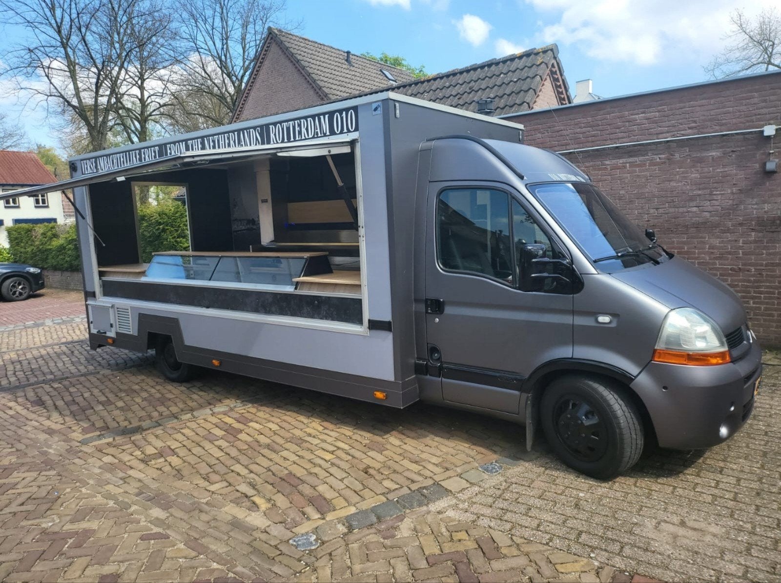 Aangeboden zeer complete Foodtruck, Ophalen